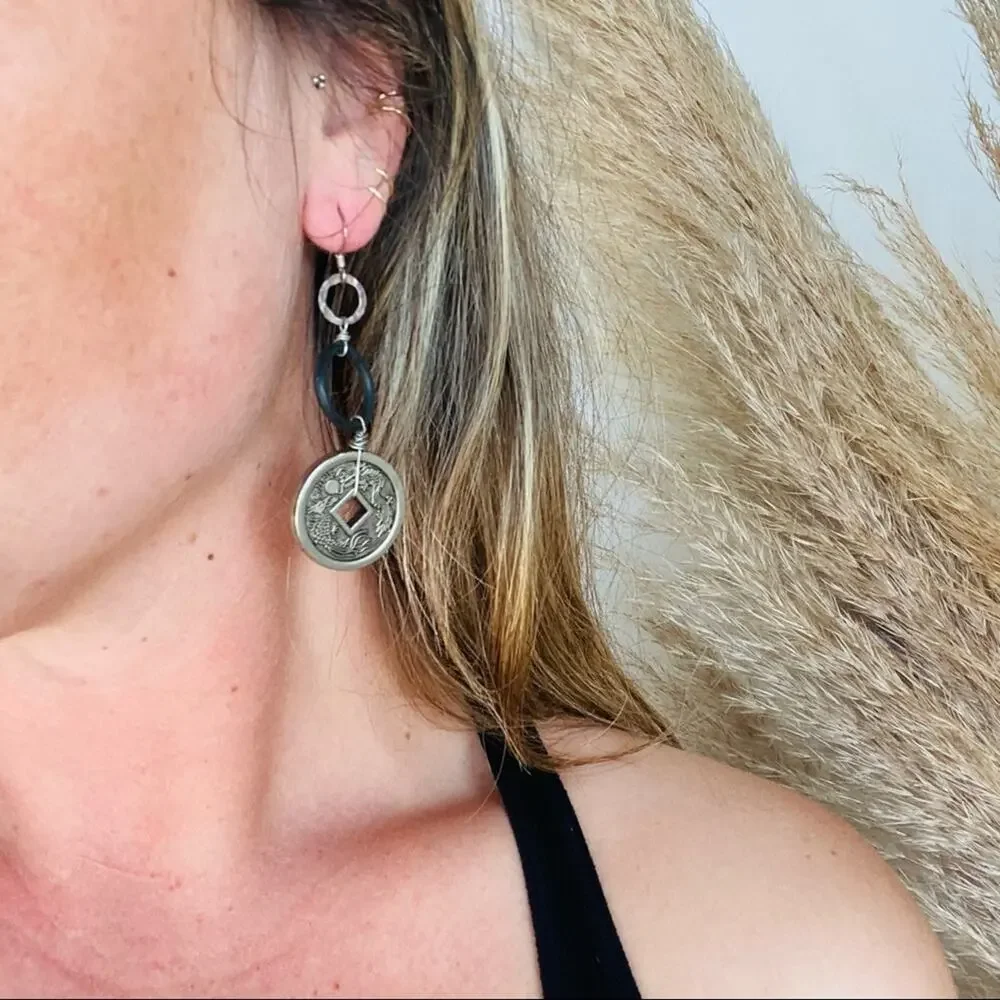 NORDSTROM VINTAGE Silver Medallion Circle Black Layered Drop Earrings Jewelry